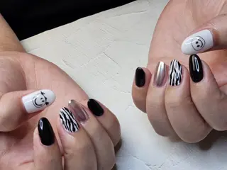 ネイル ラヴィアン ローズのネイルデザイン