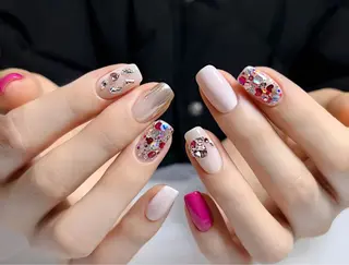 ネイル 🌈 Laule'aのネイルデザイン