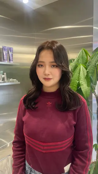 セミロング クルミ/ 💕ワンホンネイルのネイルデザイン