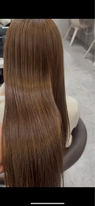 ロング Nanami / ベージュ/グレージュのヘアスタイル