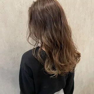 ロング カラー Bonheur銀座店所属・髙落 香帆のヘアスタイル