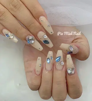 ミディアム Pio Mielのネイルデザイン