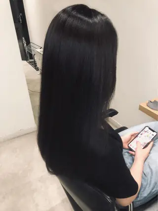 ロング カラー ゴートゥデイシェアサロン表参道店所属・24時間受付可🕒 艶髪のヘアスタイル