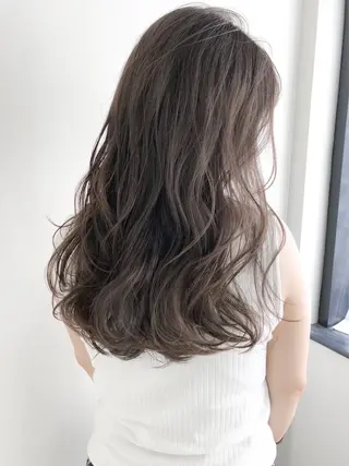 カラー 辺見 葵のヘアスタイル