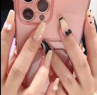 ネイル Chisa Nail Studio所属・リ リのネイルデザイン