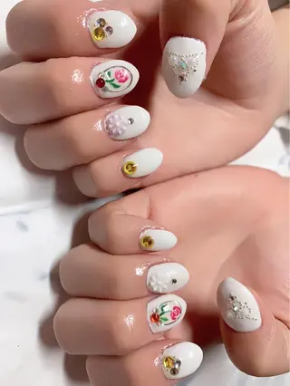 ネイル 菅野 愛花のネイルデザイン