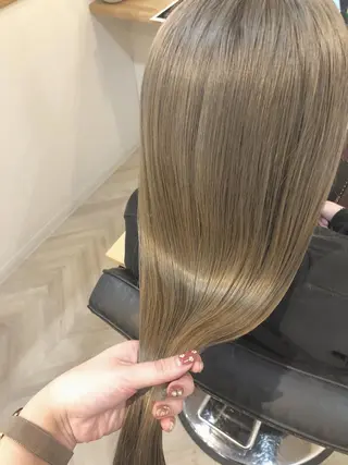 ロング PACE所属・ayumi ／透明感カラーのヘアスタイル