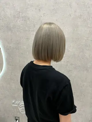 ショート カラー 中島 日菜のヘアスタイル