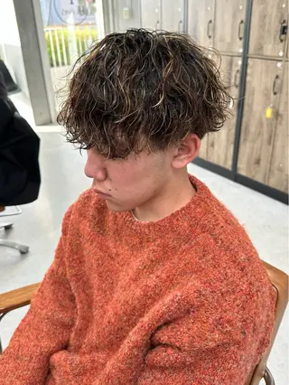 ミディアム パーマ メンズ メンズ似合わせ🪞 リピート率No.1のヘアスタイル