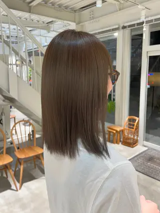 カラー 周東 芽依のヘアスタイル