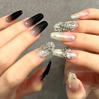 ネイル 坂口 莉愛のネイルデザイン