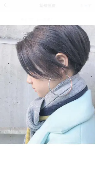 ショート カラー パーマ シンプル+αな デザインを 松崎陸のヘアスタイル