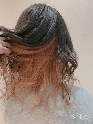 セミロング 店長ハイトーンカラー 柞山史奈のヘアスタイル