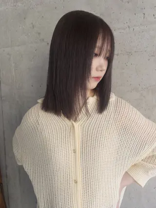 ミディアム カラー ヘアアレンジ mina / 透明感ベージュカラーのヘアスタイル