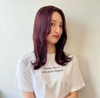 セミロング 繁田 朱音のヘアスタイル