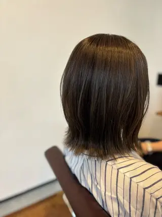 セミロング カラー たにぐち ななはのヘアスタイル