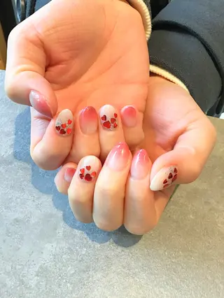 ネイル Nest 岩崎のネイルデザイン