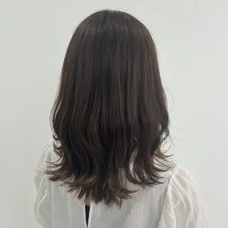 ミディアム カラー ブリーチ・縮毛矯正 三島佳音のヘアスタイル