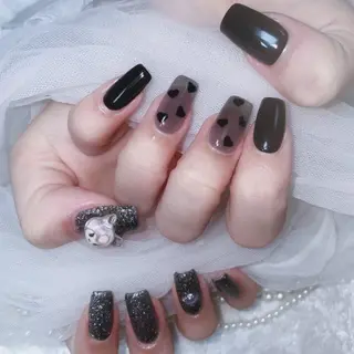 ネイル MINAMI໒꒱ Y2K、韓国ガーリーのネイルデザイン