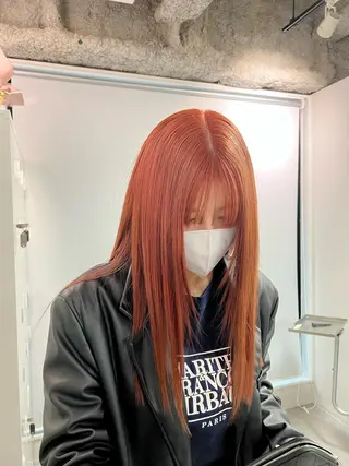 セミロング カラー ハイトーン&髪質改善 &韓国エクステ🤎のヘアスタイル