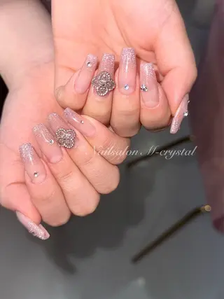 ロング Nailsalon M-crystalのネイルデザイン
