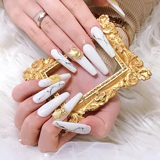 ネイル U·Mi nail salon所属・U·MI 長さ出し専門店のネイルデザイン