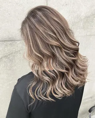 ミディアム LINOET  nagoya所属・手島 カミラのヘアスタイル