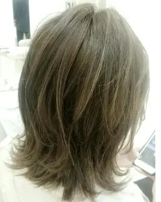 ミディアム カラー 須賀 一美のヘアスタイル