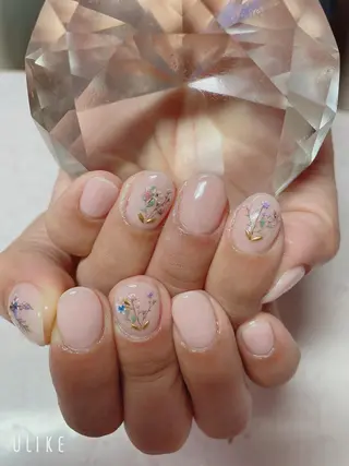 ネイル ネイルサロンTiara所属・戸倉 千秋のネイルデザイン