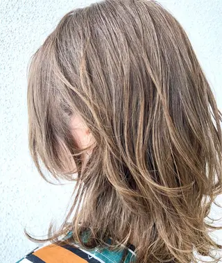 ミディアム Adachi Fujikoのヘアスタイル