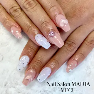 ネイル MADIA藤沢所属・MADIA MEGUのネイルデザイン