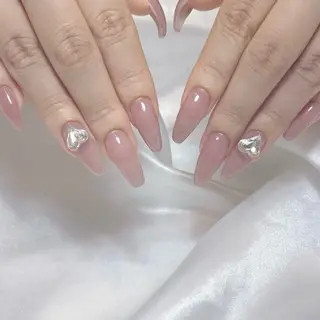 ネイル fein. miku🎀🍼のネイルデザイン