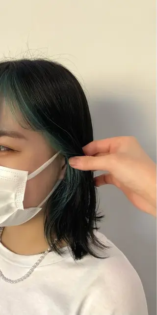 セミロング カラー カバサワ カエデのヘアスタイル