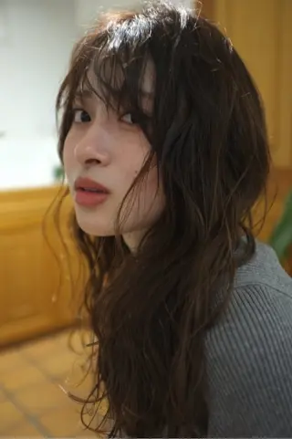 セミロング パーマ 峰尾 陽斗のヘアスタイル