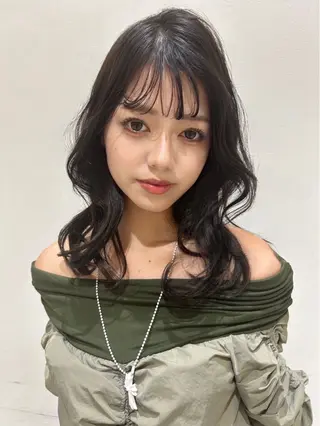 セミロング カラー peige 西村ひなりのヘアスタイル