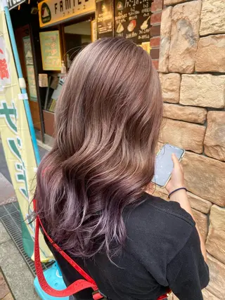 セミロング カラー _White広島所属・バレイヤージュ 隅中秀弥のヘアスタイル