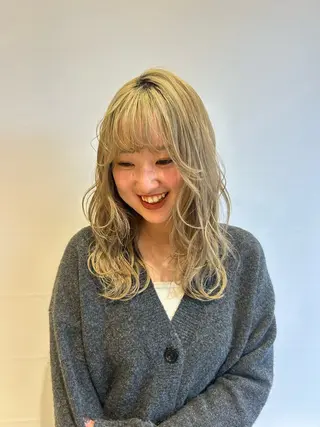 セミロング 🩷愛咲🩷レイヤー /透明感カラーのヘアスタイル