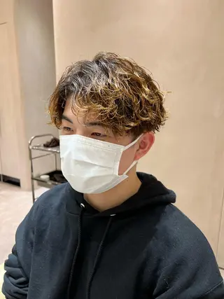 ショート パーマ メンズ 波巻きスパイラルパー マ/シャドウパーマ駿のヘアスタイル