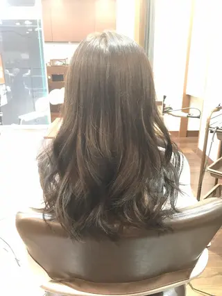 セミロング カラー WAVE所属・西川 佑樹のヘアスタイル