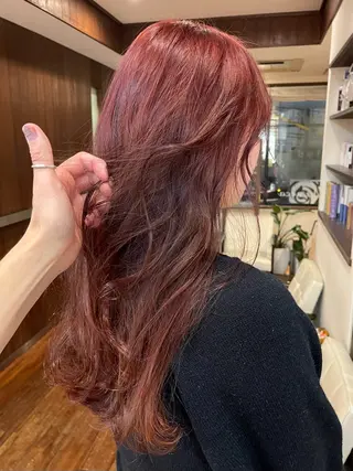 ロング 髪質改善ｶﾗｰ ｹｱﾌﾞﾘｰﾁ/ﾀﾑのヘアスタイル