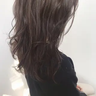 ロング カラー 【Uneユヌ】菊地 春那のヘアスタイル