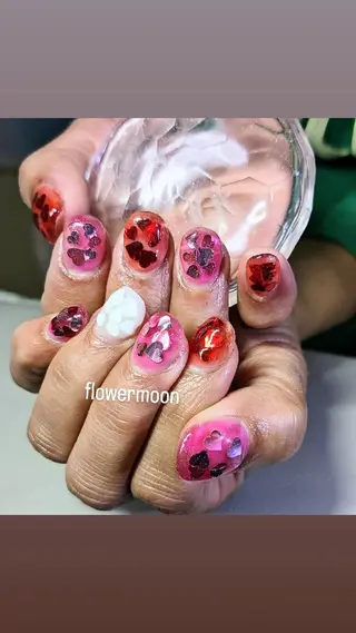 ネイル フラワー ムーンのネイルデザイン