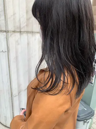 ロング カラー ヘアアレンジ pu+on. nailworks所属・fuyumi / ニュアンスネイルのネイルデザイン
