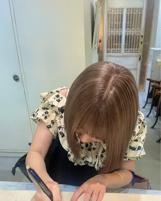 ショート カラー ブリーチ＆縮毛矯正 🧸ともき🧸のヘアスタイル