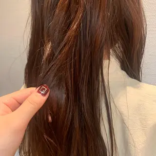 ロング カラー 塩澤 榛奈のヘアスタイル