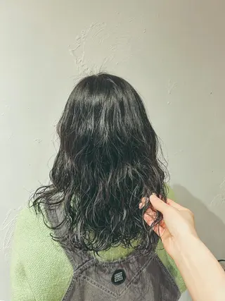 セミロング パーマ Lilly所属・成田 智彩のヘアスタイル