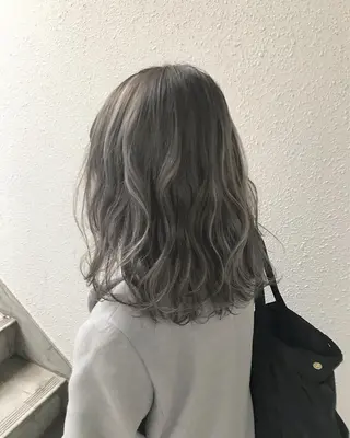 ミディアム カラー インナーカラー/天神 ブリーチ/吉田のヘアスタイル