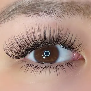 マツエク・マツパ private salon SOU所属・ﾄｰﾀﾙｾﾗﾋﾟｽﾄ MANAのマツエク・マツパデザイン