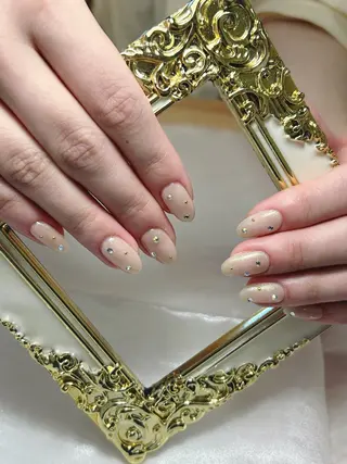 ネイル U·Mi nail salon所属・U·MI 長さ出し専門店のネイルデザイン
