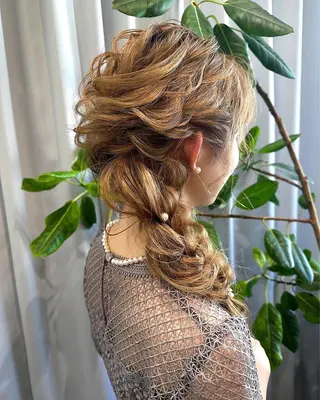 セミロング ヘアアレンジ フラヴ メイクの眉毛・アイブロウイメージ